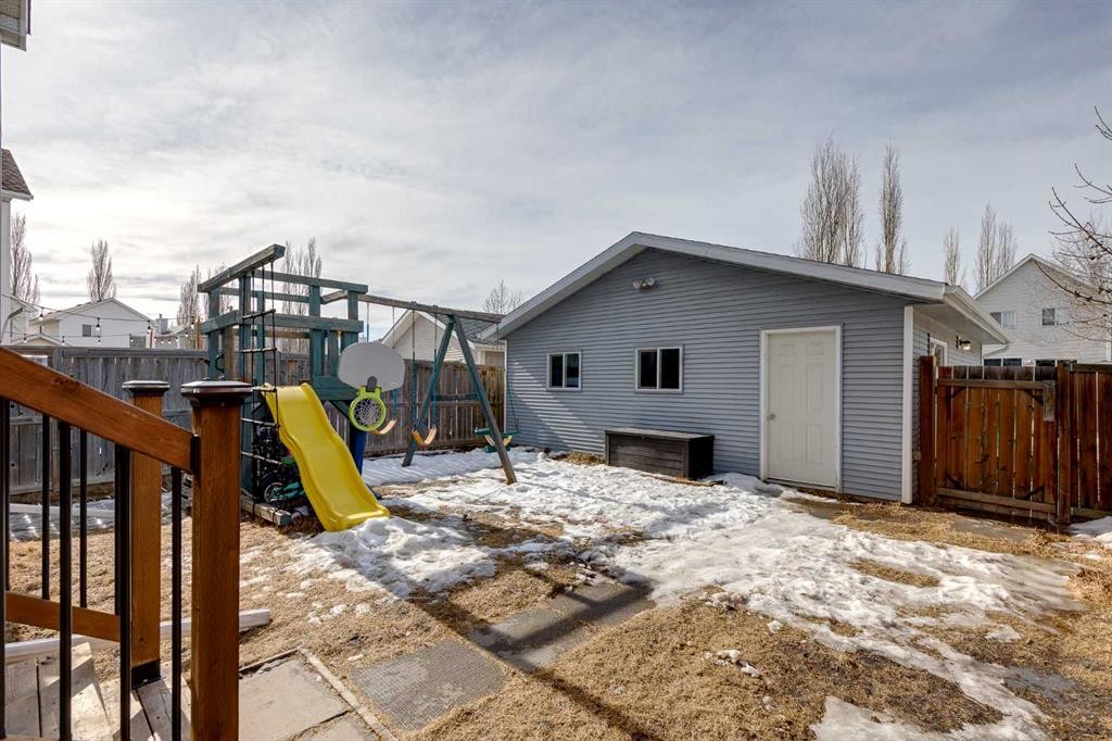 138 Prestwick Circle Se, Calgary, AB - Outdoor