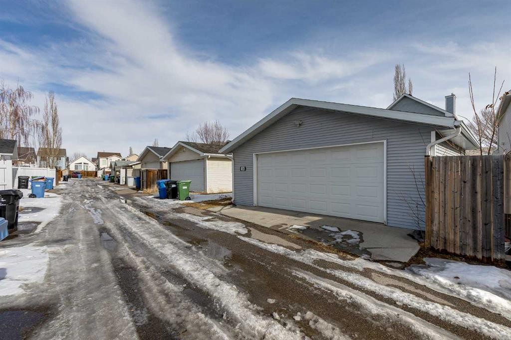 138 Prestwick Circle Se, Calgary, AB - Outdoor