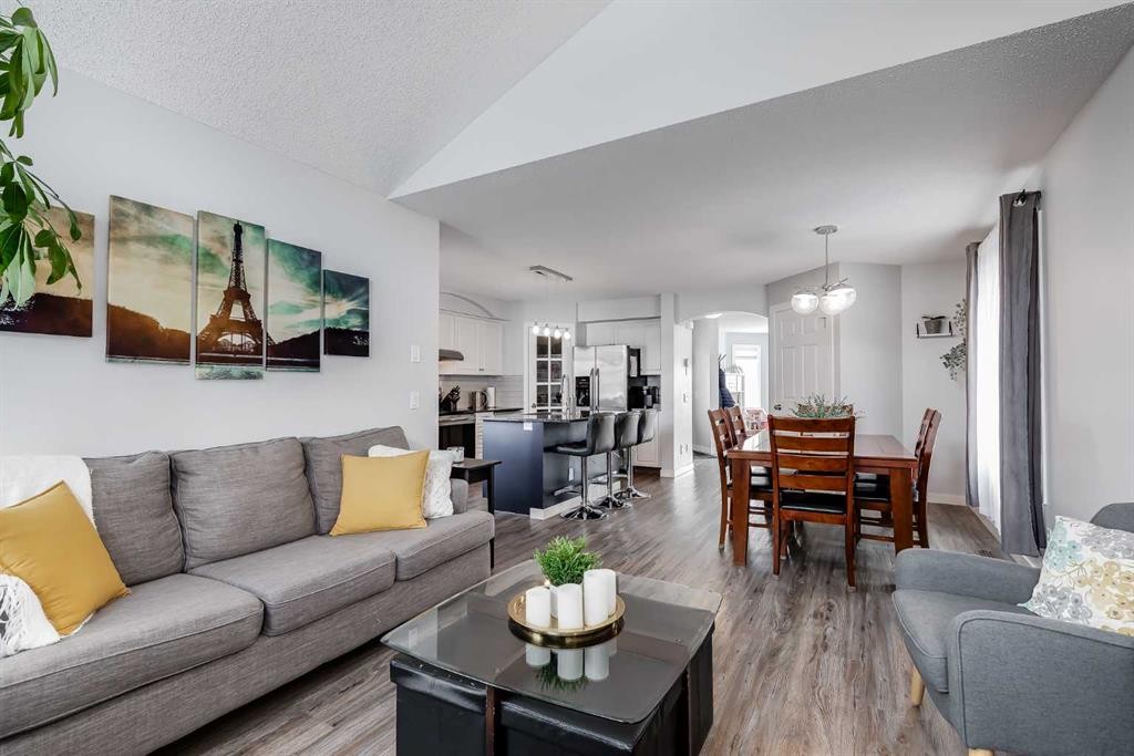 138 Prestwick Circle Se, Calgary, AB - Indoor Photo Showing Living Room