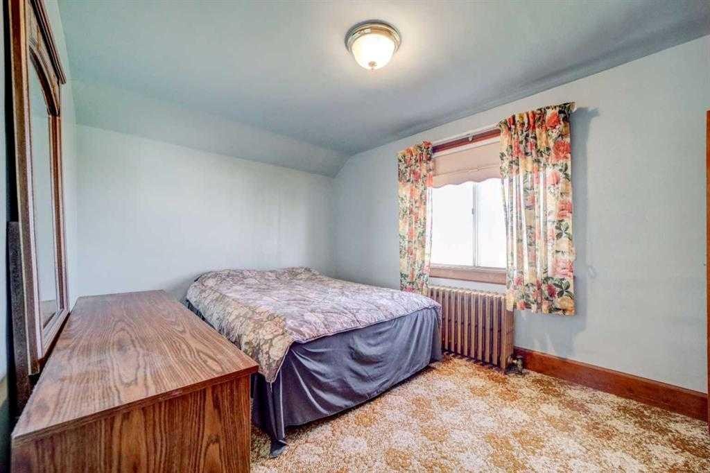 134004 Range Rd 223, Rural Vulcan County, AB - Indoor Photo Showing Bedroom