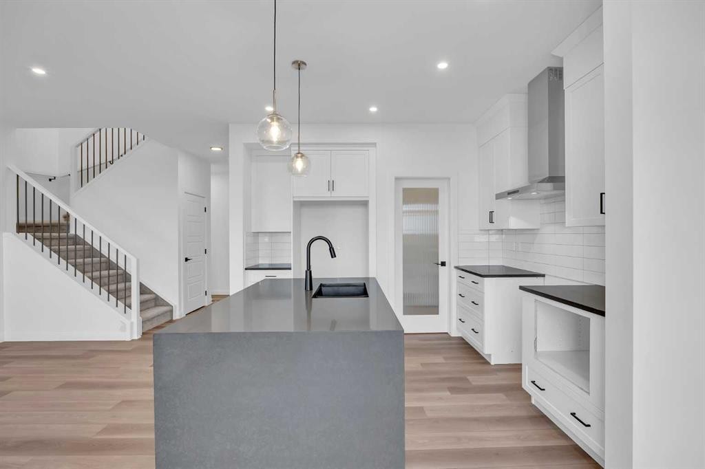 154 Northern Lights Crescent, Langdon, AB - Indoor Photo Showing Kitchen With Upgraded Kitchen