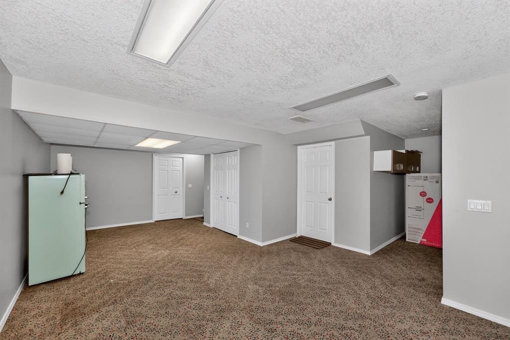 42 Royal Elm Drive Nw, Calgary, AB - Indoor