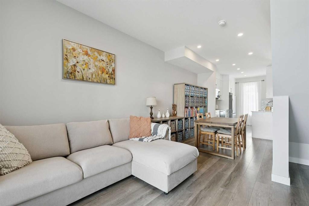 579 Evanston Link, Calgary, AB - Indoor Photo Showing Living Room