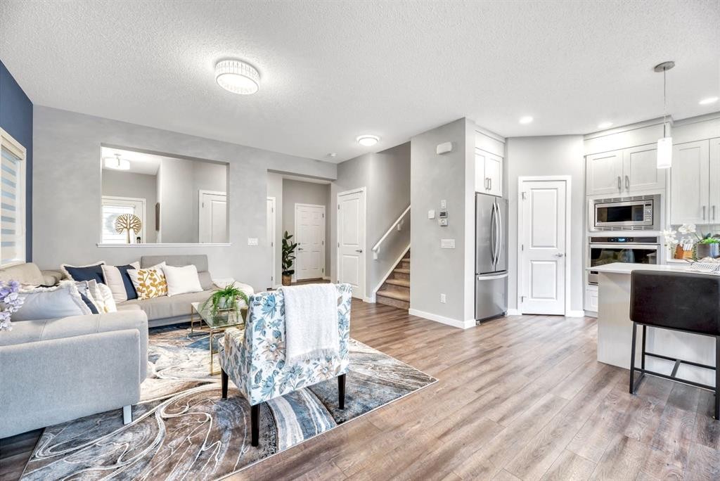 63 Walgrove Way Se, Calgary, AB - Indoor