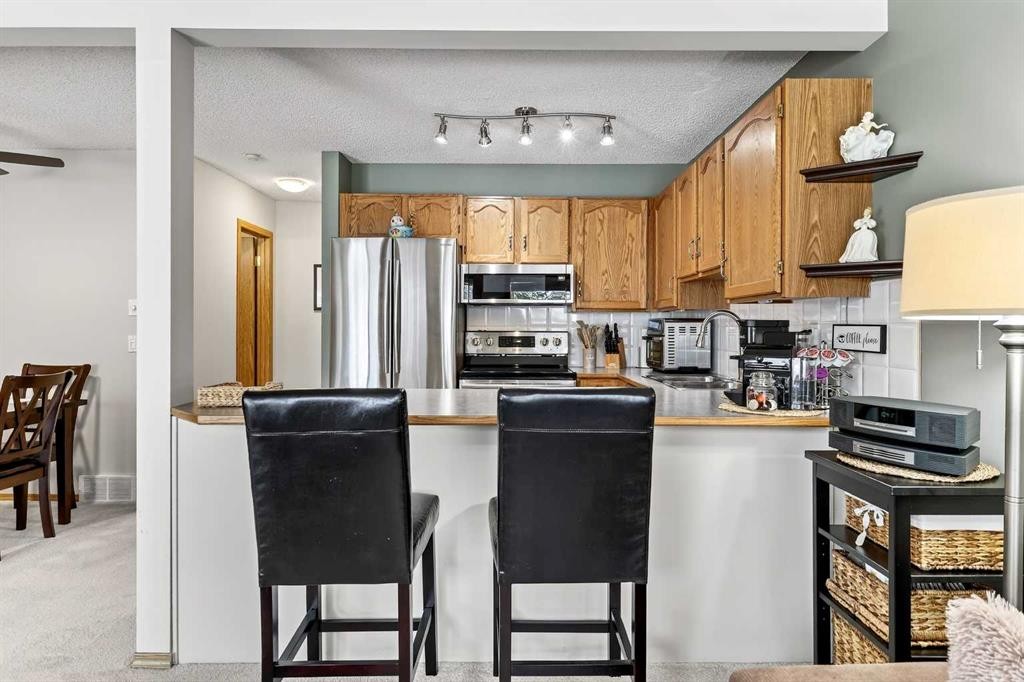 245 Millview Green Sw, Calgary, AB - Indoor Photo Showing Kitchen