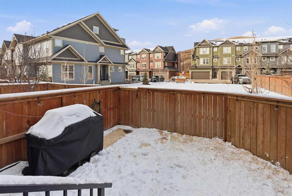 479 Cranbrook Square Se, Calgary, AB - Outdoor