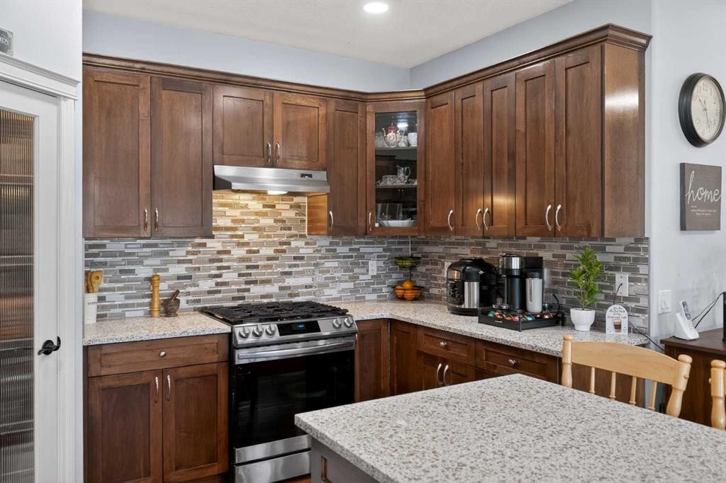 207 Strathmore Lakes Bend, Strathmore, AB - Indoor Photo Showing Kitchen