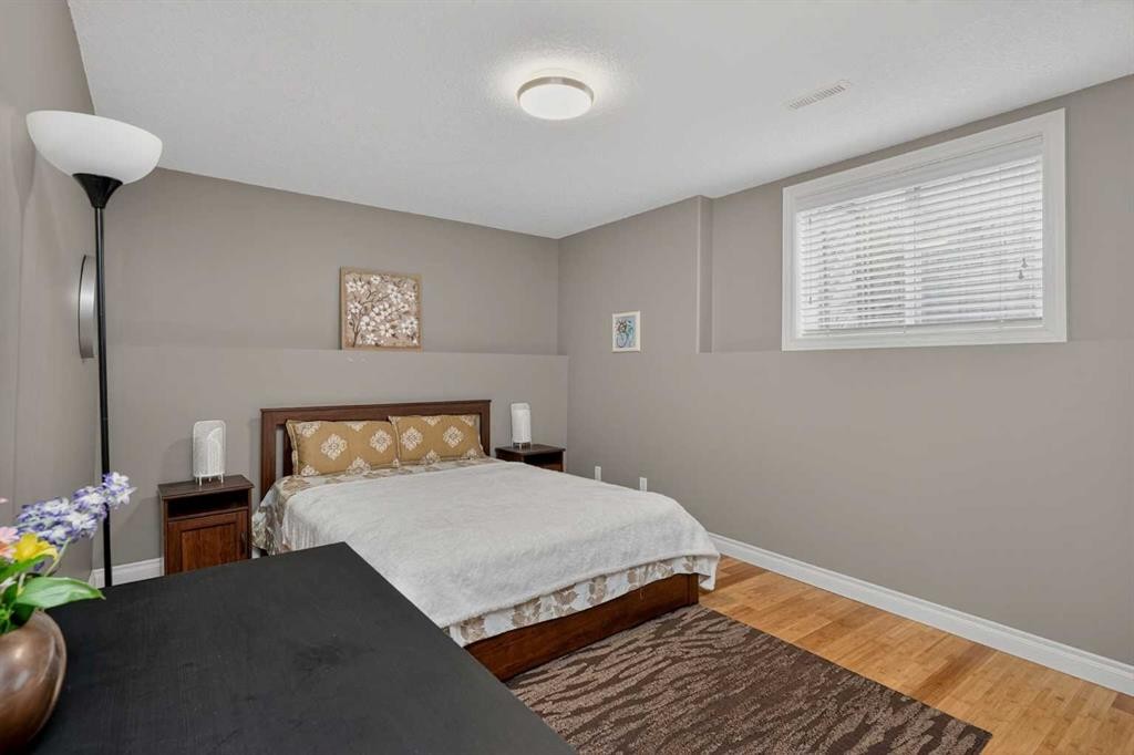 207 Strathmore Lakes Bend, Strathmore, AB - Indoor Photo Showing Bedroom