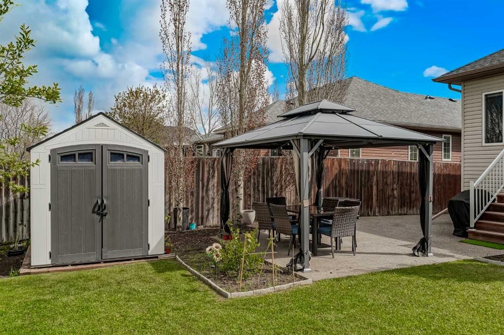 207 Strathmore Lakes Bend, Strathmore, AB - Outdoor
