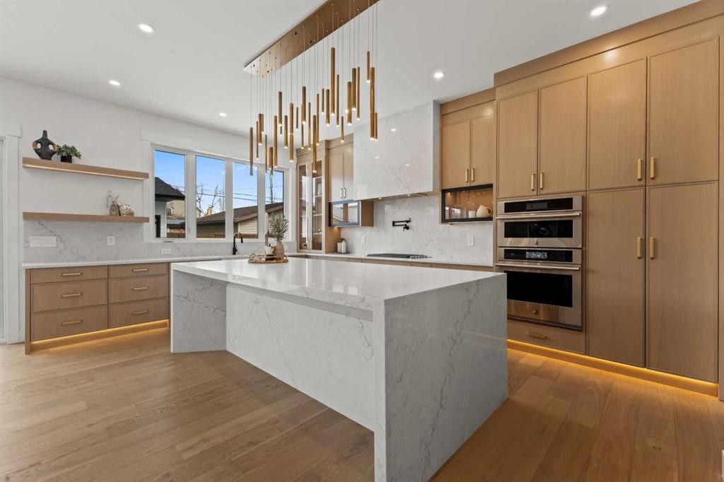 1910 Broadview Road, Calgary, AB - Indoor Photo Showing Kitchen