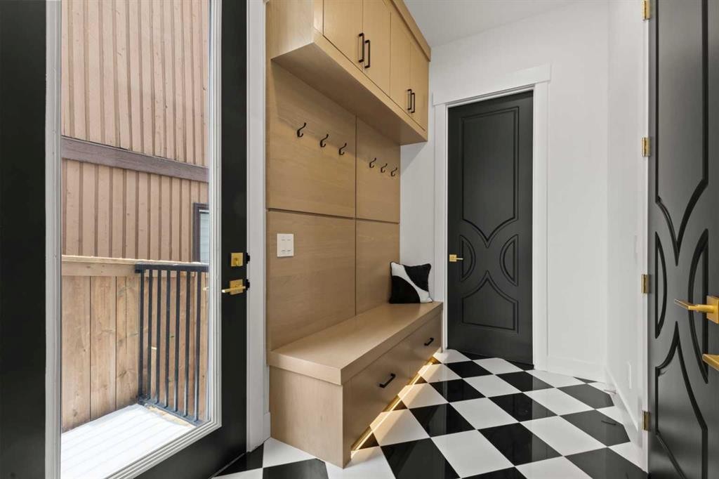 1910 Broadview Road, Calgary, AB - Photo Showing Other Room