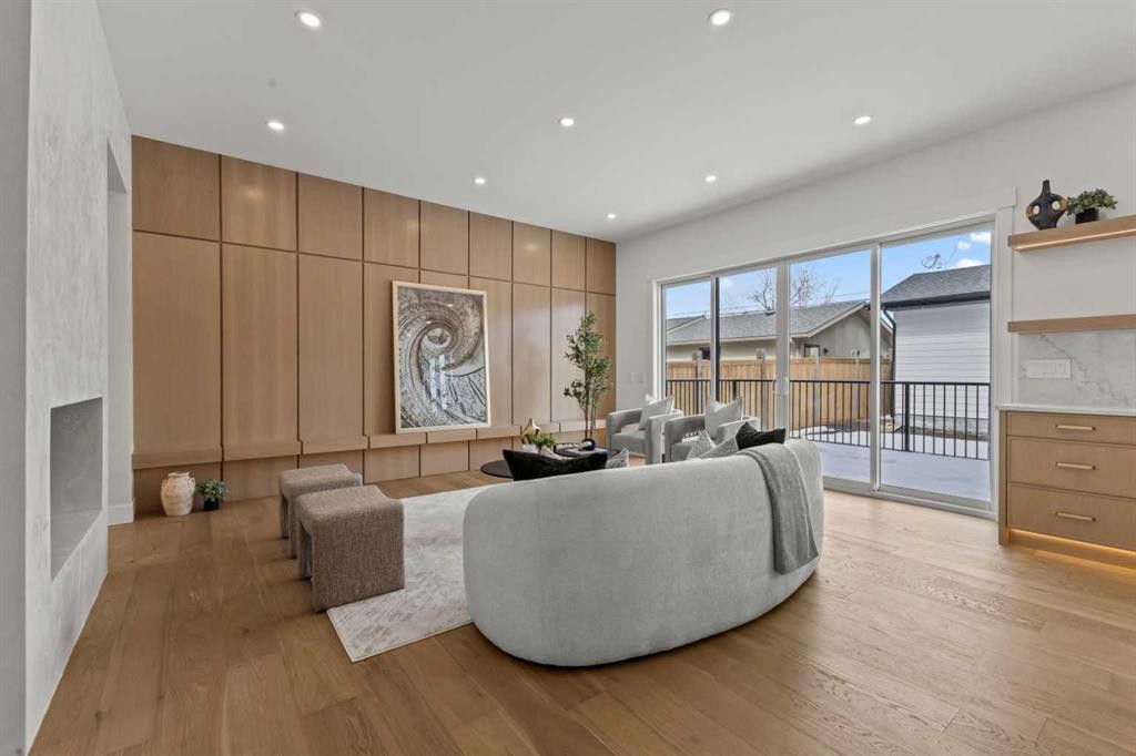 1910 Broadview Road, Calgary, AB - Indoor