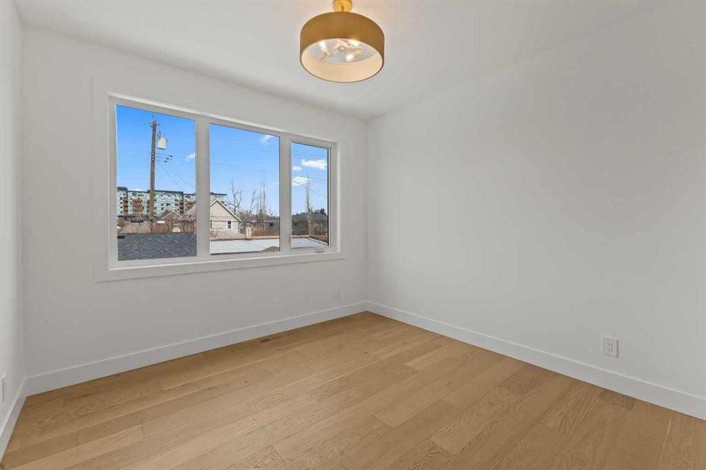 1910 Broadview Road, Calgary, AB - Indoor Photo Showing Other Room