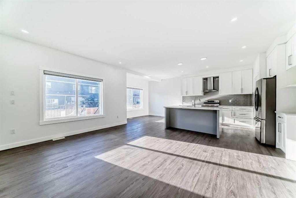 772 Edgefield Crescent, Strathmore, AB - Indoor Photo Showing Kitchen
