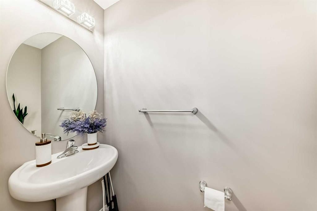 127 Windford Gardens Sw, Airdrie, AB - Indoor Photo Showing Bathroom