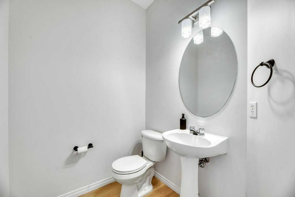 109 Ranch Ridge Meadow, Strathmore, AB - Indoor Photo Showing Bathroom