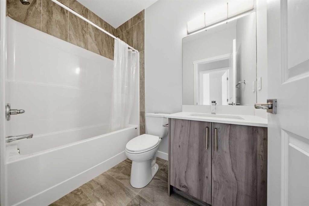 68 Cornerbrook View Ne, Calgary, AB - Indoor Photo Showing Bathroom