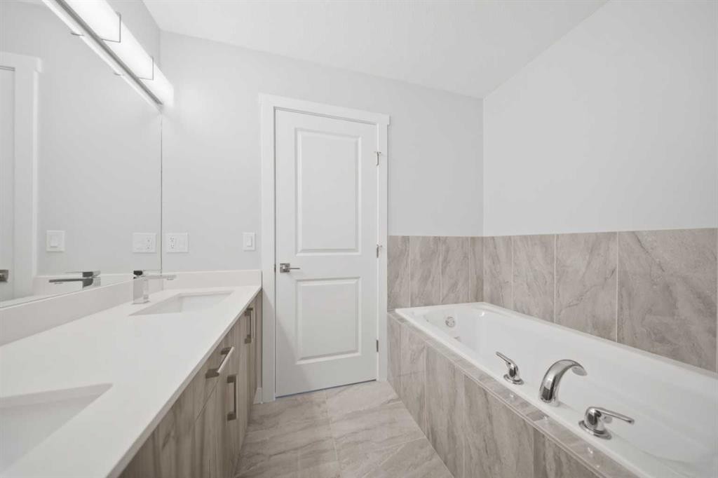 68 Cornerbrook View Ne, Calgary, AB - Indoor Photo Showing Bathroom