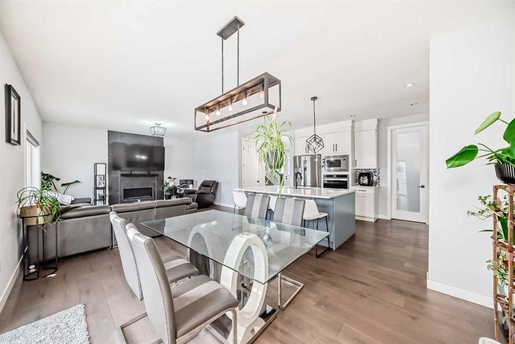 2 Chelsea Bay, Chestermere, AB - Indoor Photo Showing Dining Room