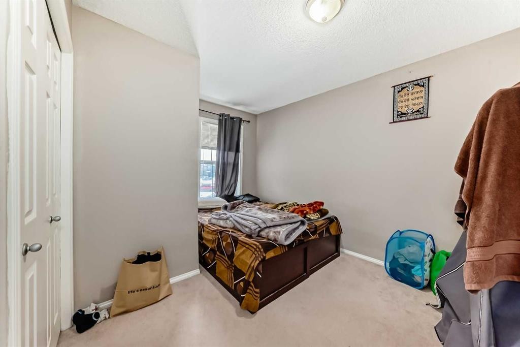 39 Saddleridge Close Ne, Calgary, AB - Indoor Photo Showing Bedroom