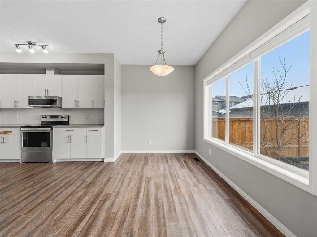 89 Walgrove Rise Se, Calgary, AB - Indoor Photo Showing Kitchen
