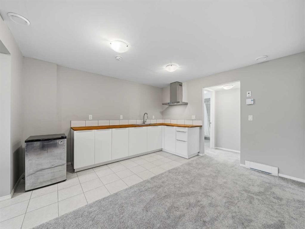 89 Walgrove Rise Se, Calgary, AB - Indoor Photo Showing Kitchen