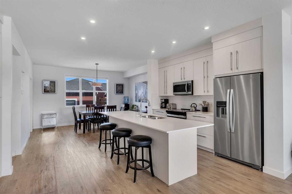 178 Dawson Way, Chestermere, AB - Indoor Photo Showing Kitchen With Stainless Steel Kitchen With Double Sink With Upgraded Kitchen
