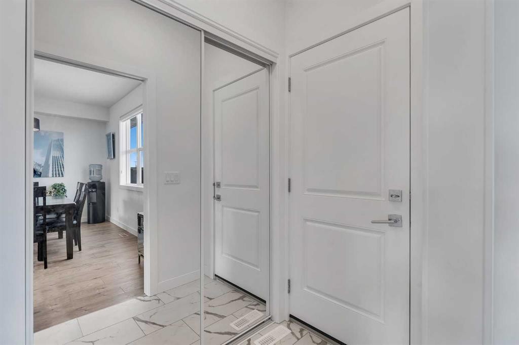 178 Dawson Way, Chestermere, AB - Indoor Photo Showing Other Room