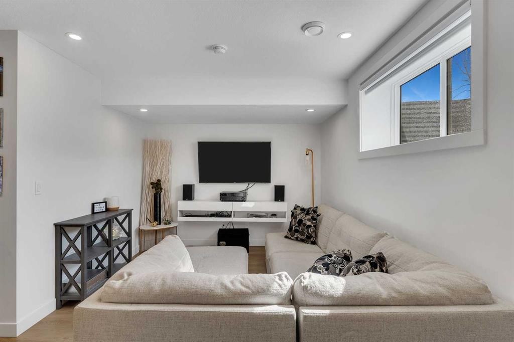 178 Dawson Way, Chestermere, AB - Indoor