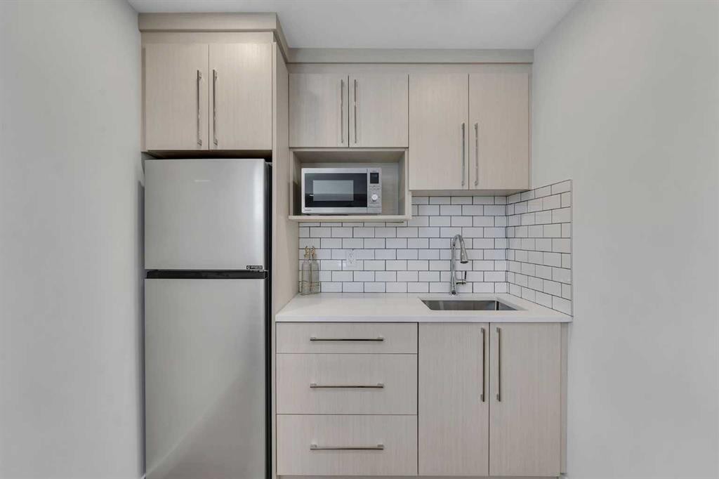 178 Dawson Way, Chestermere, AB - Indoor Photo Showing Kitchen