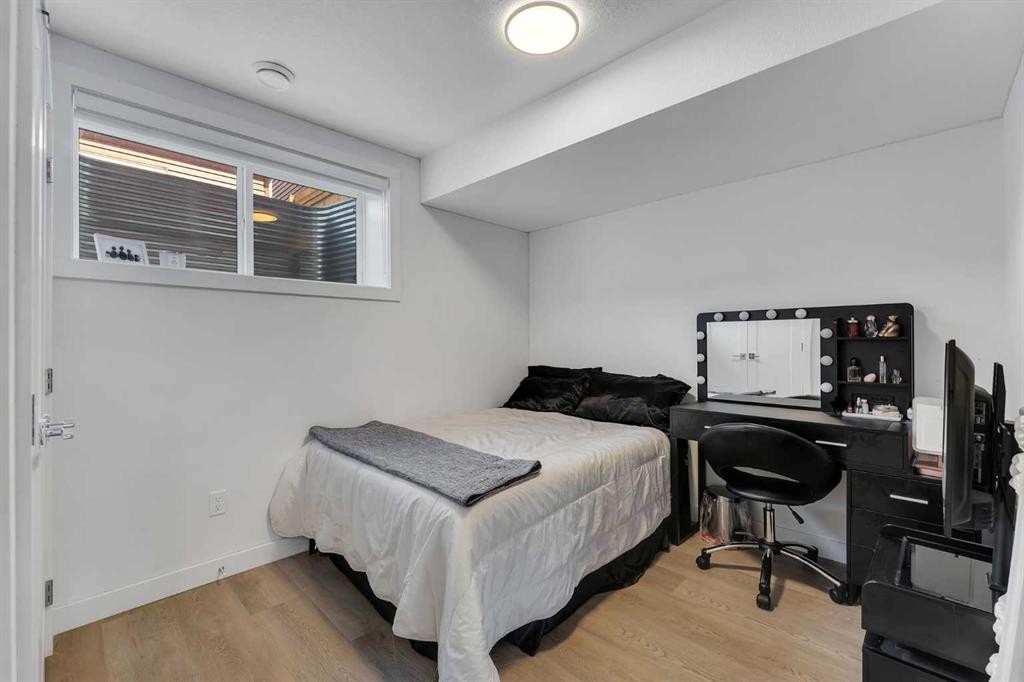 178 Dawson Way, Chestermere, AB - Indoor Photo Showing Bedroom