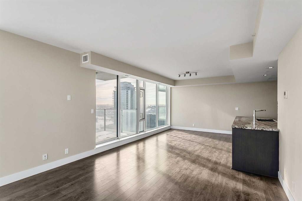 2103-510 6 Avenue Se, Calgary, AB - Indoor Photo Showing Other Room