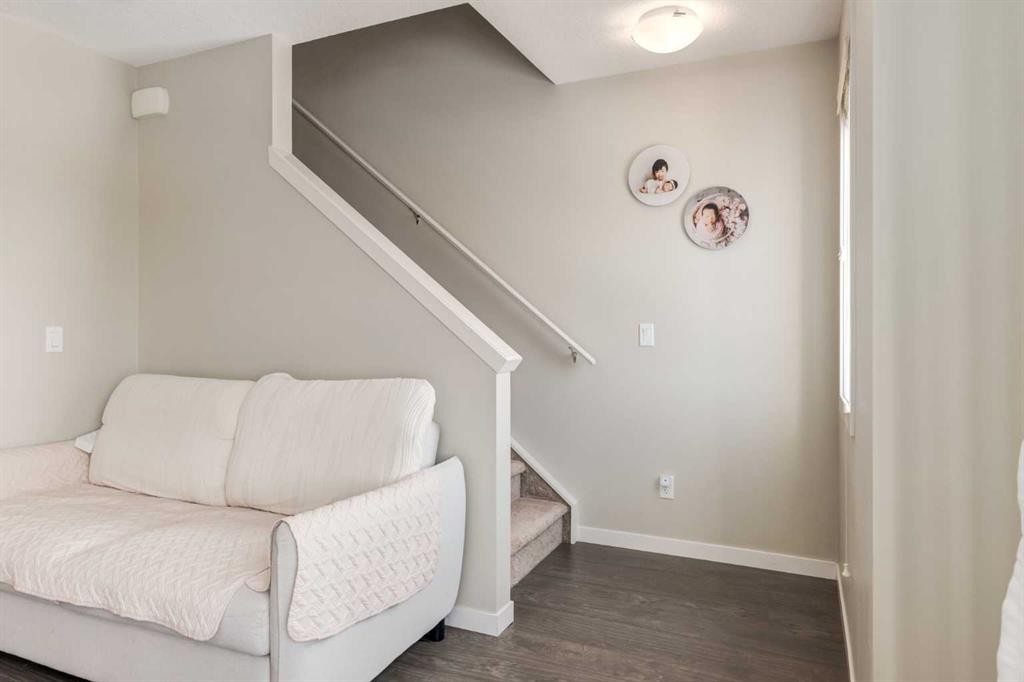 905 Evansridge Park Nw, Calgary, AB - Indoor Photo Showing Bedroom