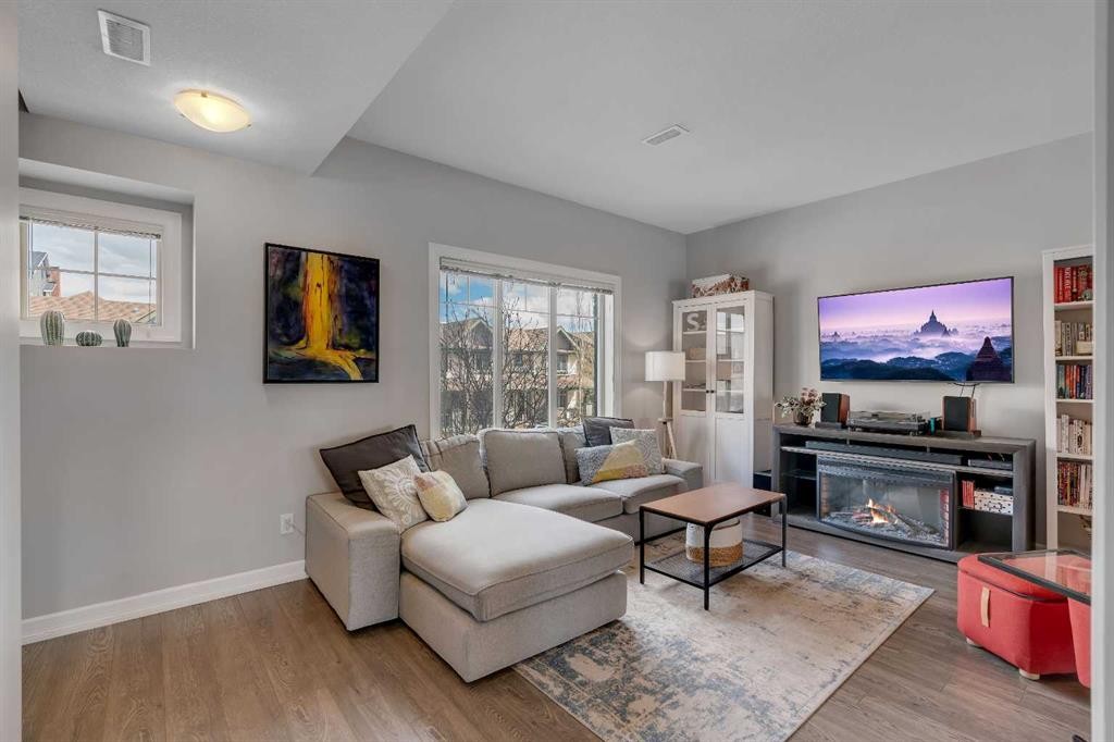 414-121 Copperpond Common Se, Calgary, AB