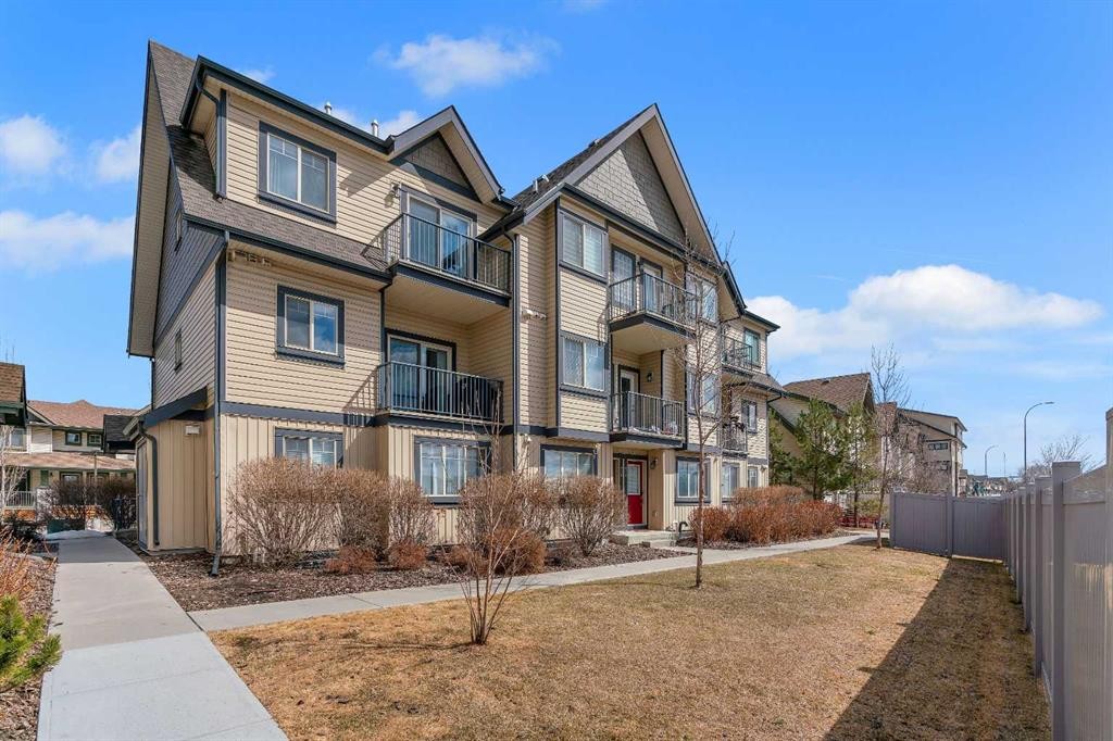 414-121 Copperpond Common Se, Calgary, AB