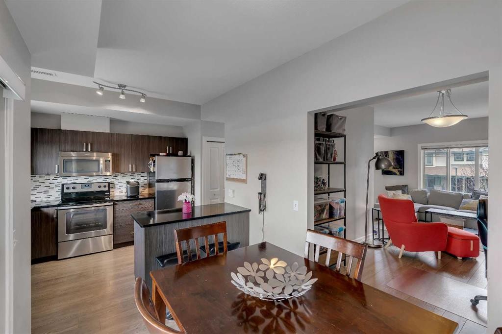 414-121 Copperpond Common Se, Calgary, AB