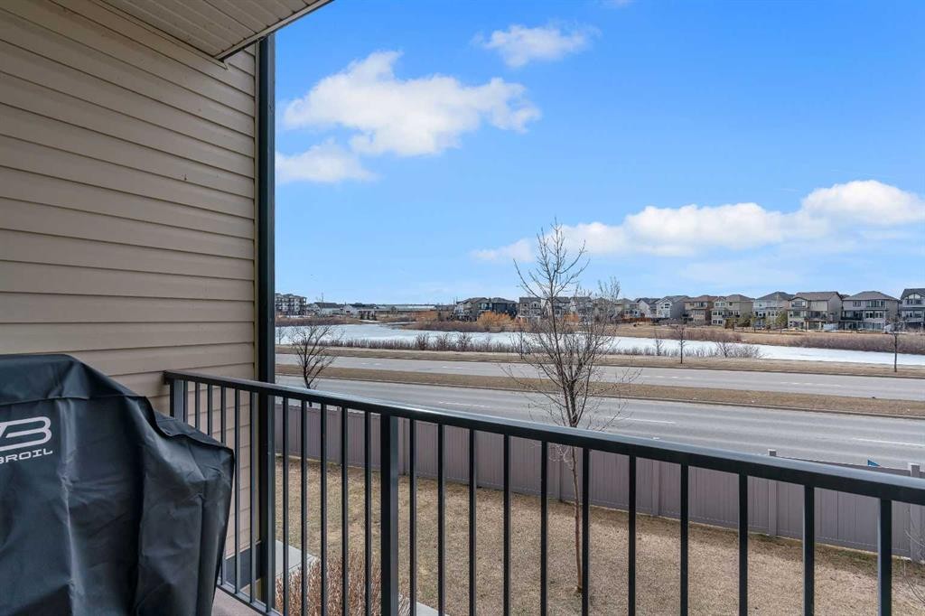 414-121 Copperpond Common Se, Calgary, AB