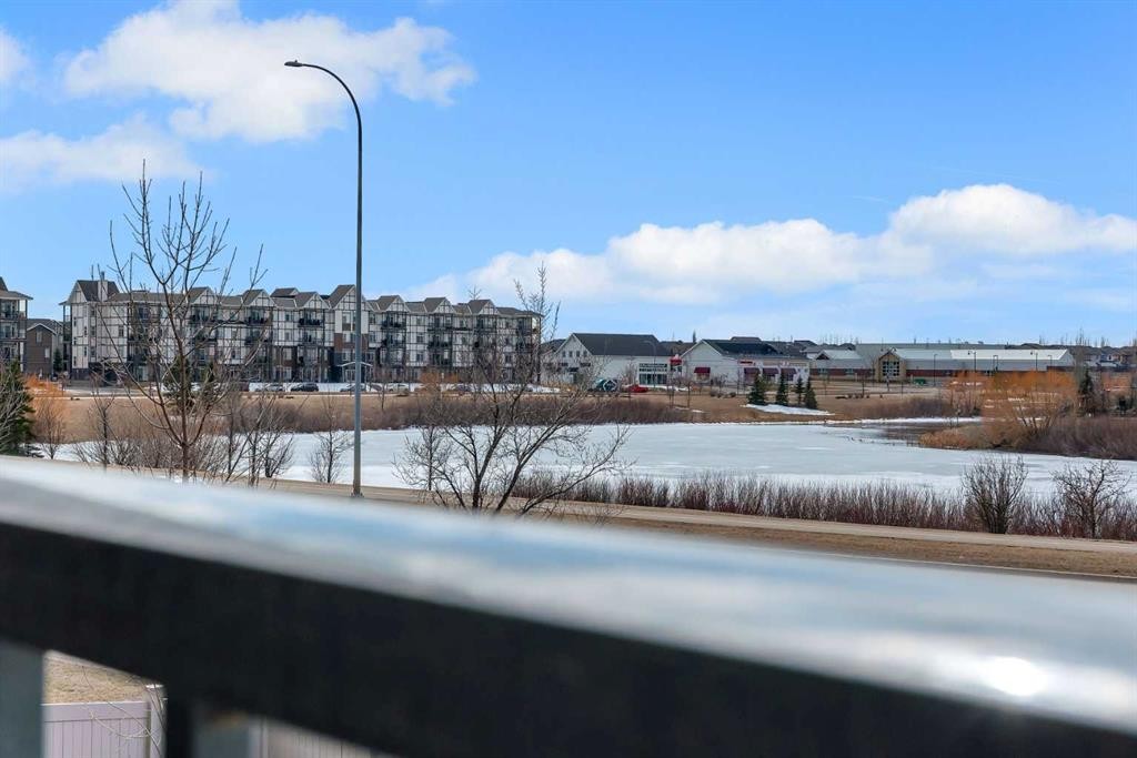 414-121 Copperpond Common Se, Calgary, AB