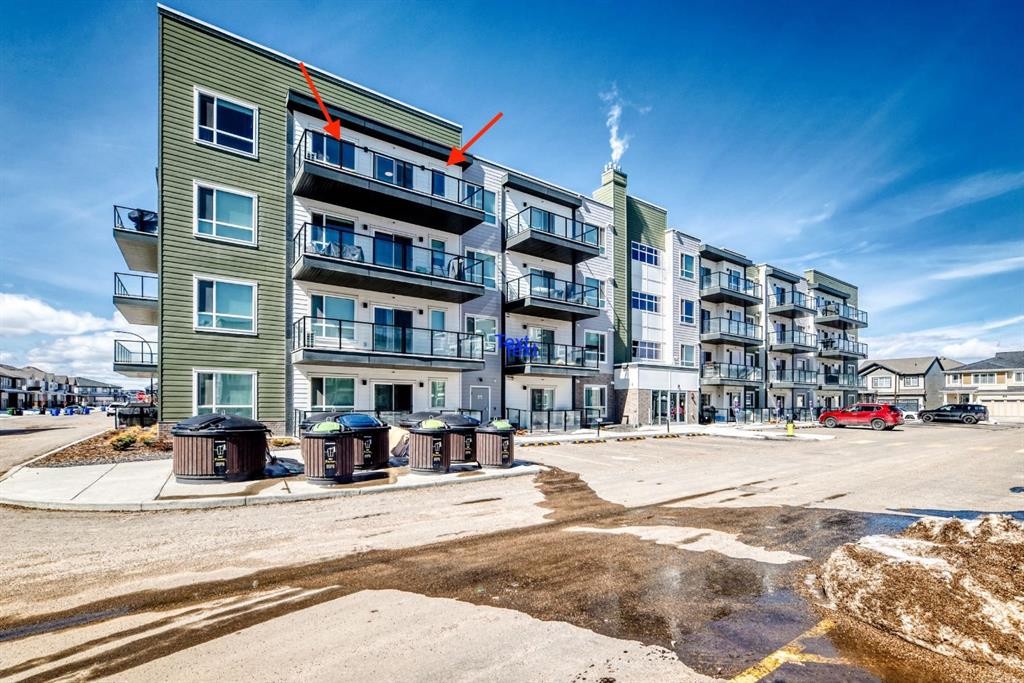 1402-33 Carringham Gate Nw, Calgary, AB - Outdoor With Balcony With Facade