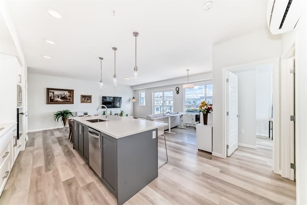 1402-33 Carringham Gate Nw, Calgary, AB - Indoor Photo Showing Kitchen