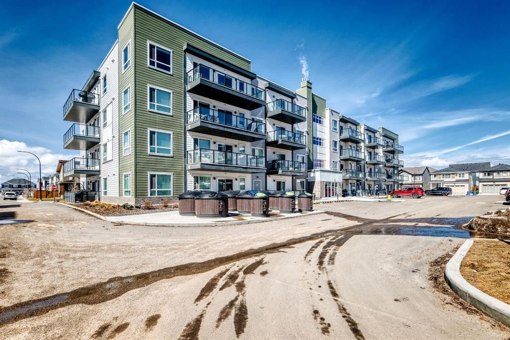 1402-33 Carringham Gate Nw, Calgary, AB - Outdoor With Balcony With Facade