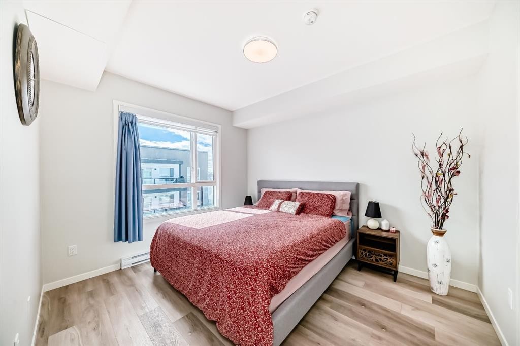 1402-33 Carringham Gate Nw, Calgary, AB - Indoor Photo Showing Bedroom