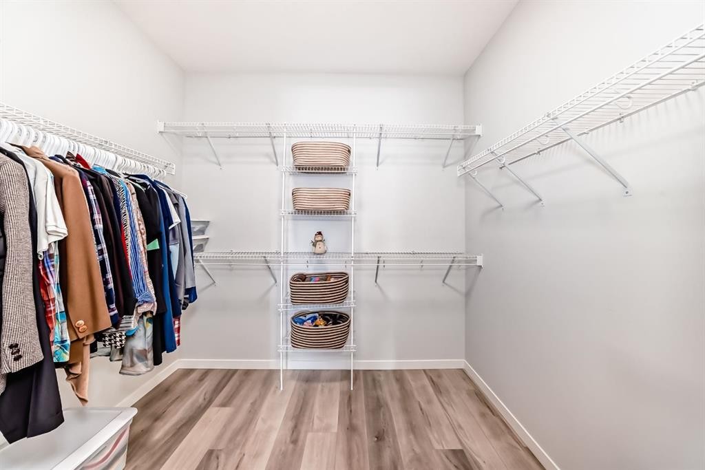 1402-33 Carringham Gate Nw, Calgary, AB - Indoor With Storage