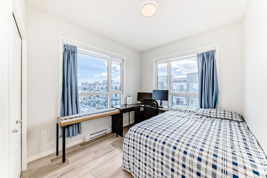 1402-33 Carringham Gate Nw, Calgary, AB - Indoor Photo Showing Bedroom