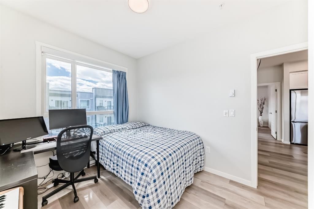 1402-33 Carringham Gate Nw, Calgary, AB - Indoor