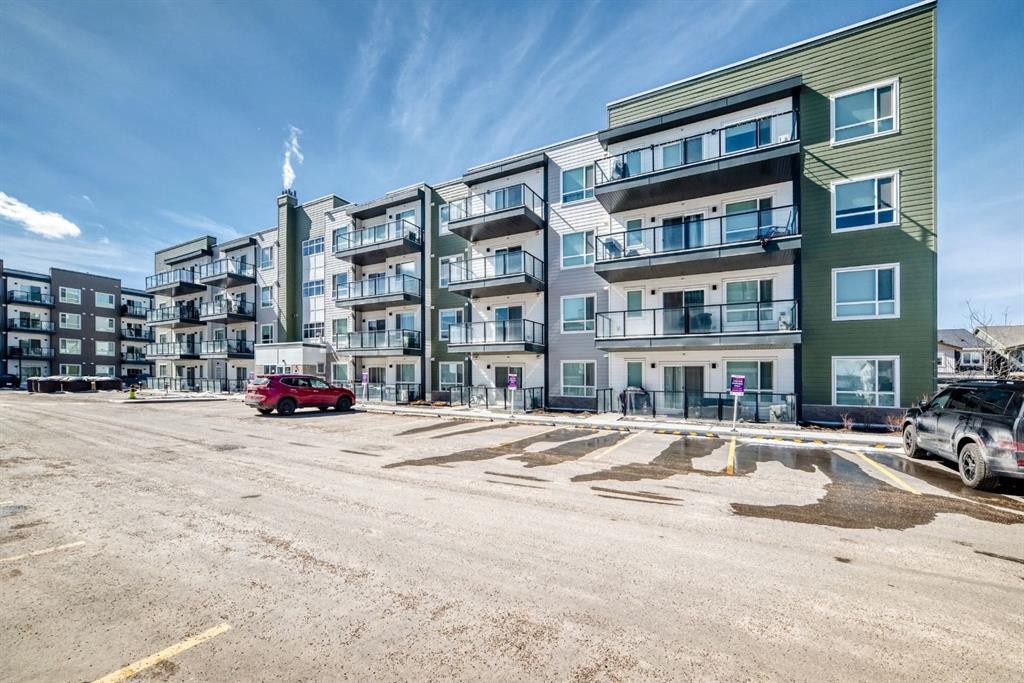 1402-33 Carringham Gate Nw, Calgary, AB - Outdoor With Balcony