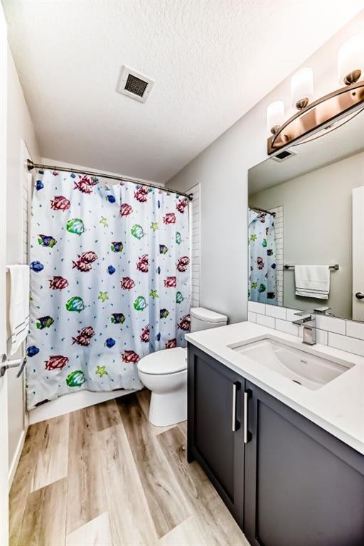 1402-33 Carringham Gate Nw, Calgary, AB - Indoor Photo Showing Bathroom