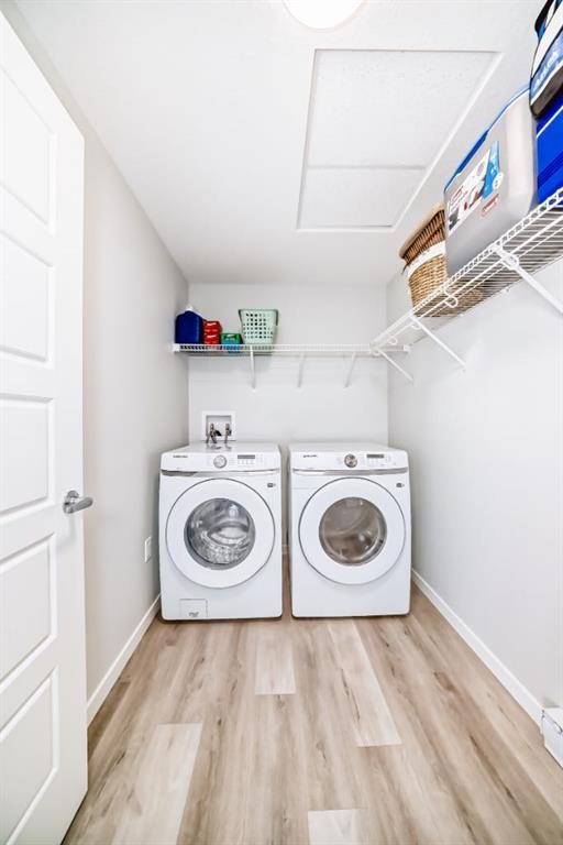 1402-33 Carringham Gate Nw, Calgary, AB - Indoor Photo Showing Laundry Room