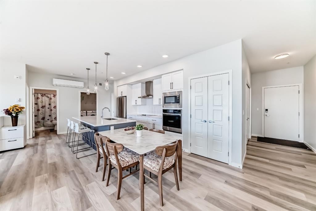 1402-33 Carringham Gate Nw, Calgary, AB - Indoor