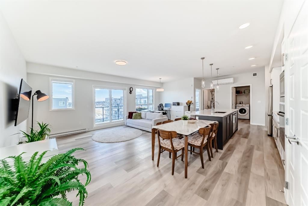 1402-33 Carringham Gate Nw, Calgary, AB - Indoor
